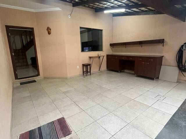 #32 - Casa para Venda em Contagem - MG