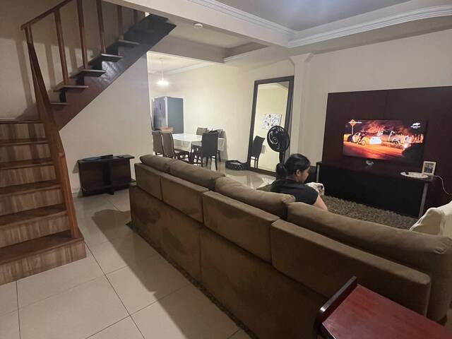 #32 - Casa para Venda em Contagem - MG